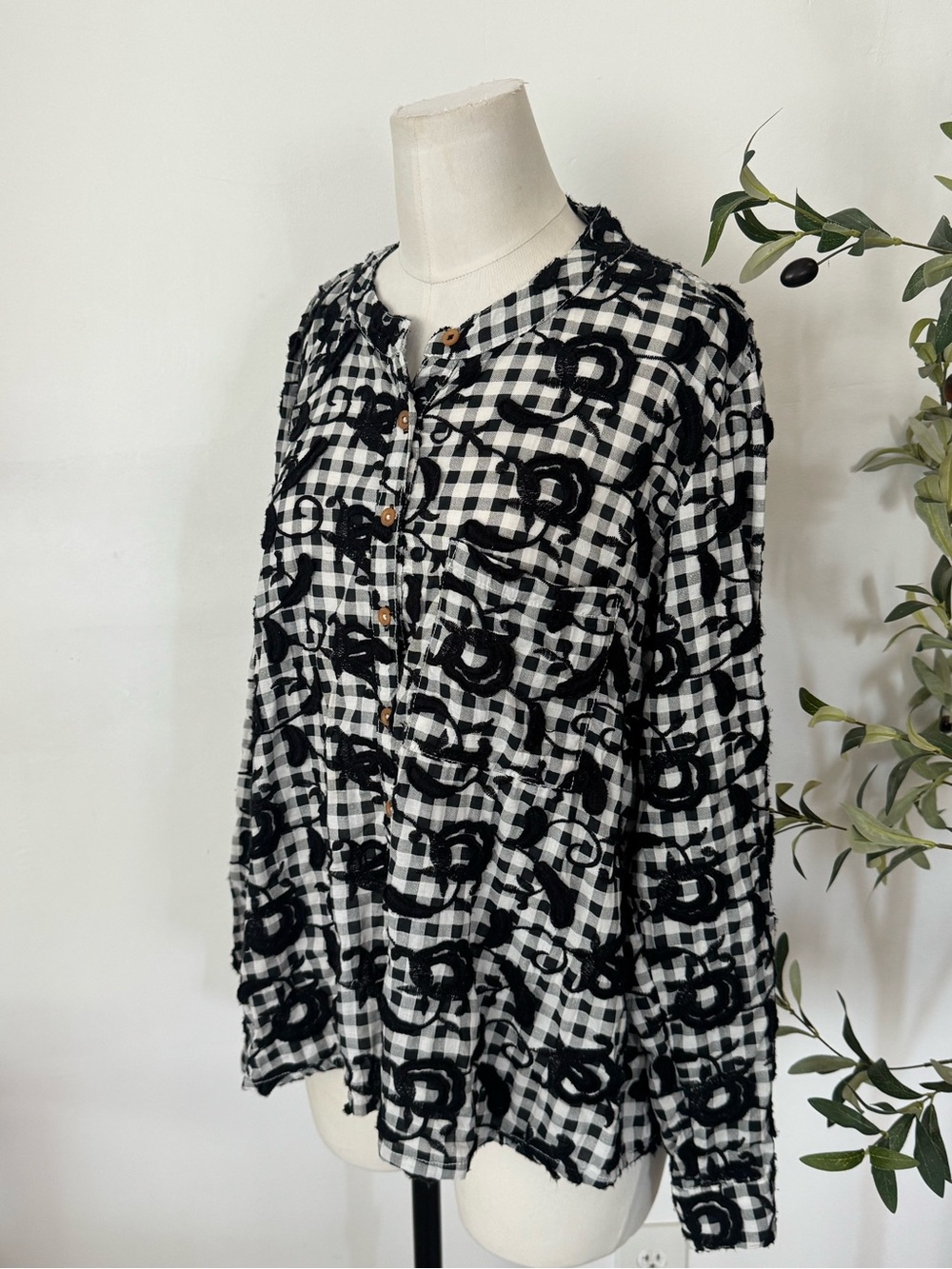 Anthropologie Pilcro Embroidered Gingham Peplum Blouse M Black White Cotton Top - Picture 2 of 8